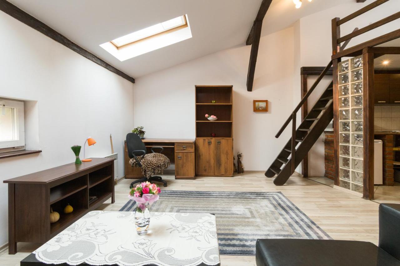 Gorgeous Loft In Perfect Location! Apartment Krasków Exterior foto